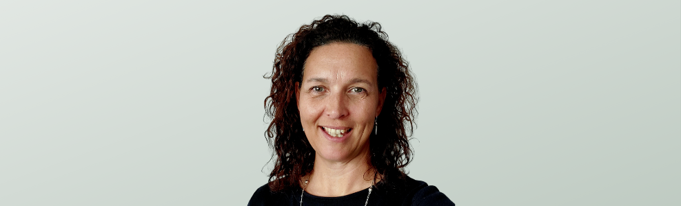 Anna 2 (988 × 300 px).png